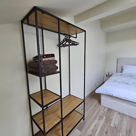 Crown Апартамент *