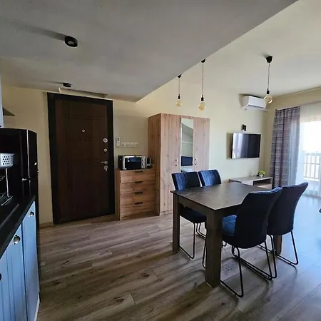 Crown Апартамент *